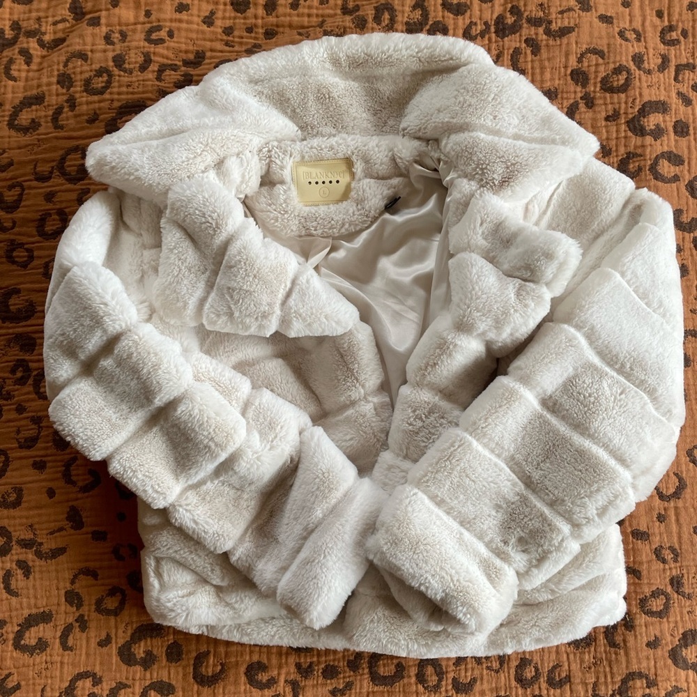 Blank NYC White Ribbed Faux Fur Jacket Size L - Picture 6 of 8